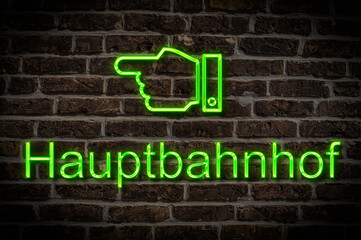 Obraz premium Leuchtreklame Hauptbahnhof