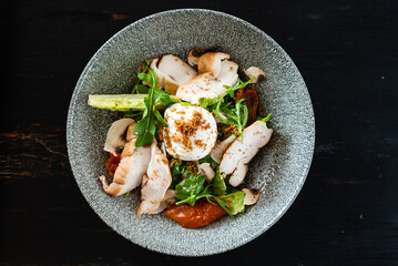 salad with chicken
