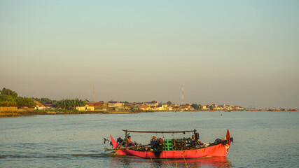 Kapal traditional / Traditional ship 1