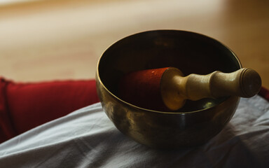 amazing Tibetan bowl in a nice wooden room