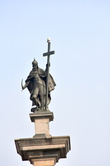 Fototapeta premium gołąb na pomniku, Warszawa