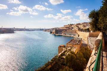 Fototapeta premium malta - valletta harbour view