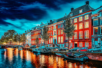 Obraz premium Beautiful Amsterdam city at the evening time.