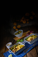 Gratinated Zurich ragout with Brussels sprouts, potatoes and Bearnaise sauce