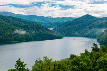 Obraz premium Azerbaijan, Goygol: Panoramic view landscape scenery on famous Lake near Ganja