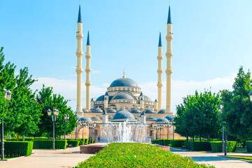 Fototapeta na wymiar The Akhmad Kadyrov Mosque in Grozny - Chechnya, Russia