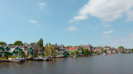 Fototapeta na wymiar Dutch houses on the river