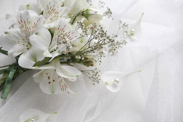 greeting card mockup. small bouquet of white flowers and space for text 