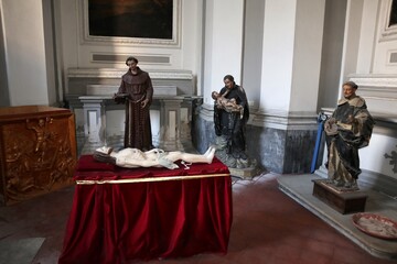 Napoli – Cappella d'ingresso di sinistra della Basilica della Santissima Annunziata