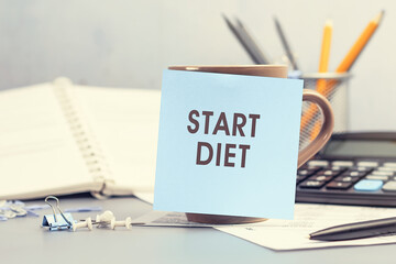 Start Diet - concept of text on sticky note