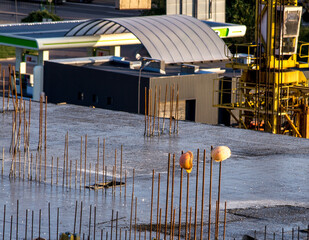 High-rise construction site. Technologies for the construction of residential buildings. Load-bearing structures.