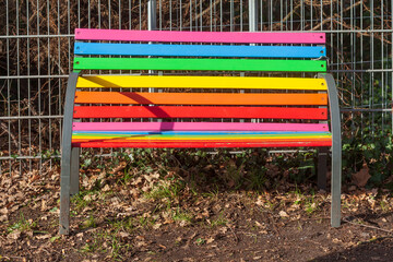 Bunte Sitzbank aus Holz , Deutschland, Europa