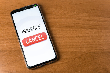 Injustice - Phone with cancel button