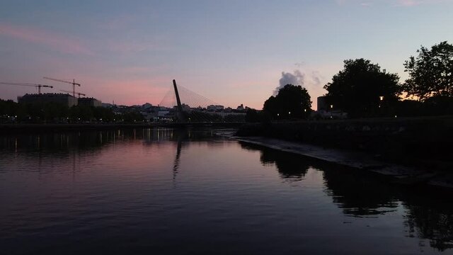 Planos a&eacute;reos del R&iacute;o L&eacute;rez de Pontevedra en el atardecer