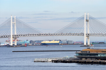 大桟橋と横浜ベイブリッジと大黒ふ頭
