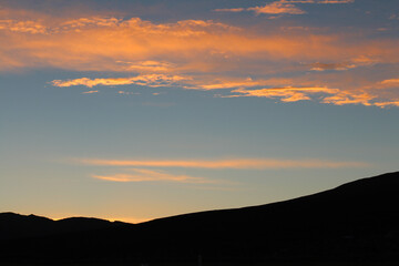 Traumhafte Landschaft mit Sonnenuntergang