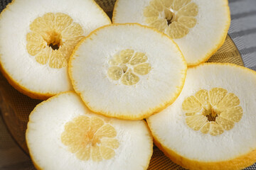 Cedro tagliato a fette 