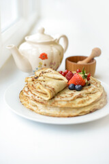 pancakes with berries