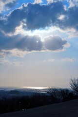 独鈷山の上から撮った光る有明海と薄明光線