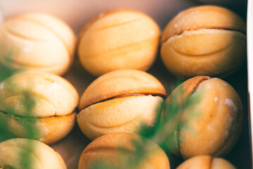 орешки со сгущенкой. 
nuts with condensed milk