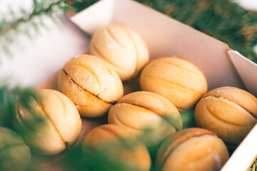 орешки со сгущенкой. 
nuts with condensed milk