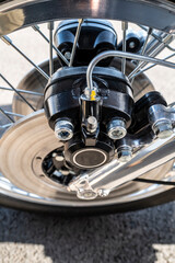 frein à disques moto roue avant