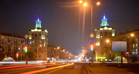 Fototapeta na wymiar car traffic in the night city