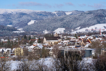 Fototapeta na wymiar Small town Kirchzarten in Winter