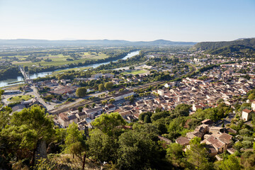 Fototapeta na wymiar Le Teil Ardèche Rhône-Alpes France panorama le matin