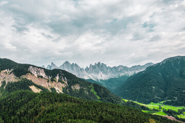 Fototapeta na wymiar Panoramic view of the Odle mountain peaks, Italy.