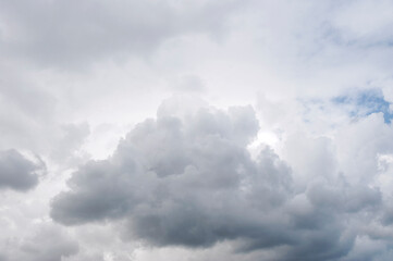 Obraz premium Cumulus clouds moving in the sky.