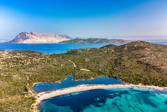 La Spiaggia di Baia Salinedda in localit&agrave; Coda Cavallo, San Teodoro, Sardegna.