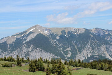 Fototapeta na wymiar Steiermark mit beeindruckendem Ausblick auf die Berggipfel