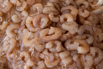 Raw shelled shrimp