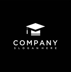 Obraz na płótnie Canvas graduation cap silhouette logo design