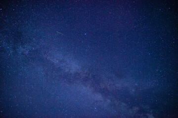 Fototapeta premium 天の川に流星がながれる 岩木山より