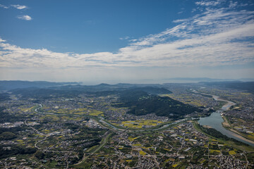 百合山上空から貴志川や船戸山が見える風景を空撮。和歌山県紀の川市