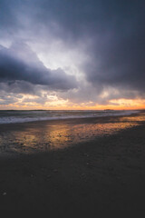 Fototapeta na wymiar 太平洋の波と夕焼け空