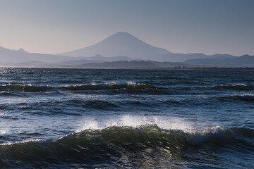片瀬西浜の海と富士山