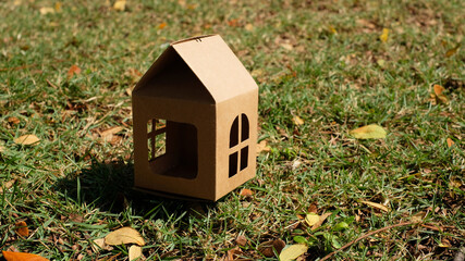 Obraz na płótnie Canvas Home loan concept ,Home protecting insurance concept ,Paper house, family home.