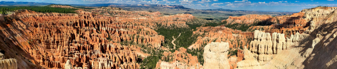 Bryce Canyon landscape on a beautiful summer day, Utah - Panoramic view