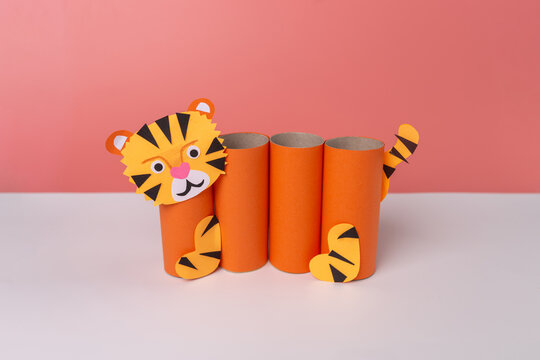homemade pencil holder, toilet paper roll craft concept for kid and kindergarten, DIY, tutorial, tiger toy