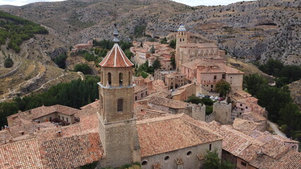 Fototapeta na wymiar Albarracin a vista de dron. 