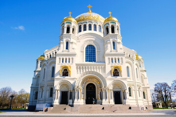 Fototapeta na wymiar Naval cathedral of Saint Nicholas in Kronstadt, St.-Petersburg, Russia