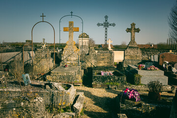 Petit cimetière de village au nord de la France