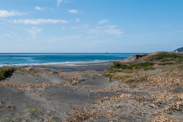 快晴の館山市　平砂浦海岸の風景　3月