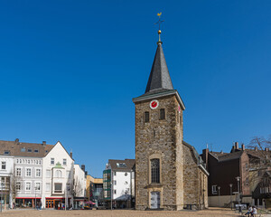 Obraz premium Die alte Kirche am Offers in Velbert; Nordrhein-Westfalen; Deutschland