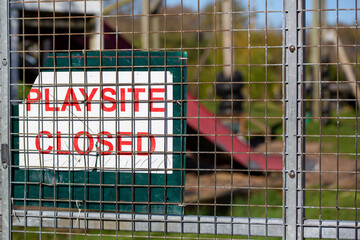 a sign on the entrance to a play site, play centre or park stating that the park is closed
