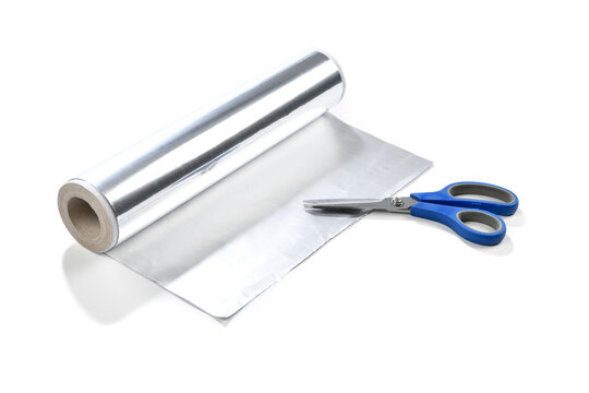 Lifehacks; Sharpen the blades of your scissors by cutting aluminum foil     