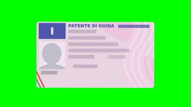 Una mano presenta la sua patente italiana in formato carta di credito su uno sfondo verde (design piatto)